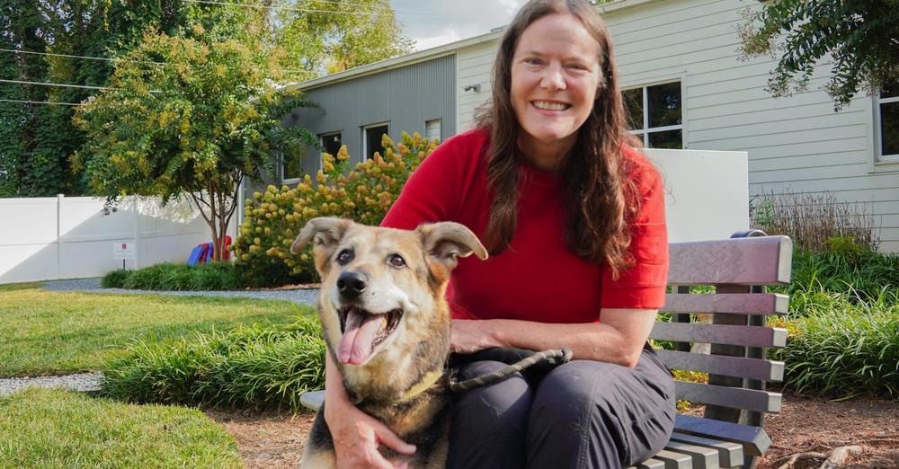 12-year-old shelter dog with dementia struggled to find a home — then familiar face steps in